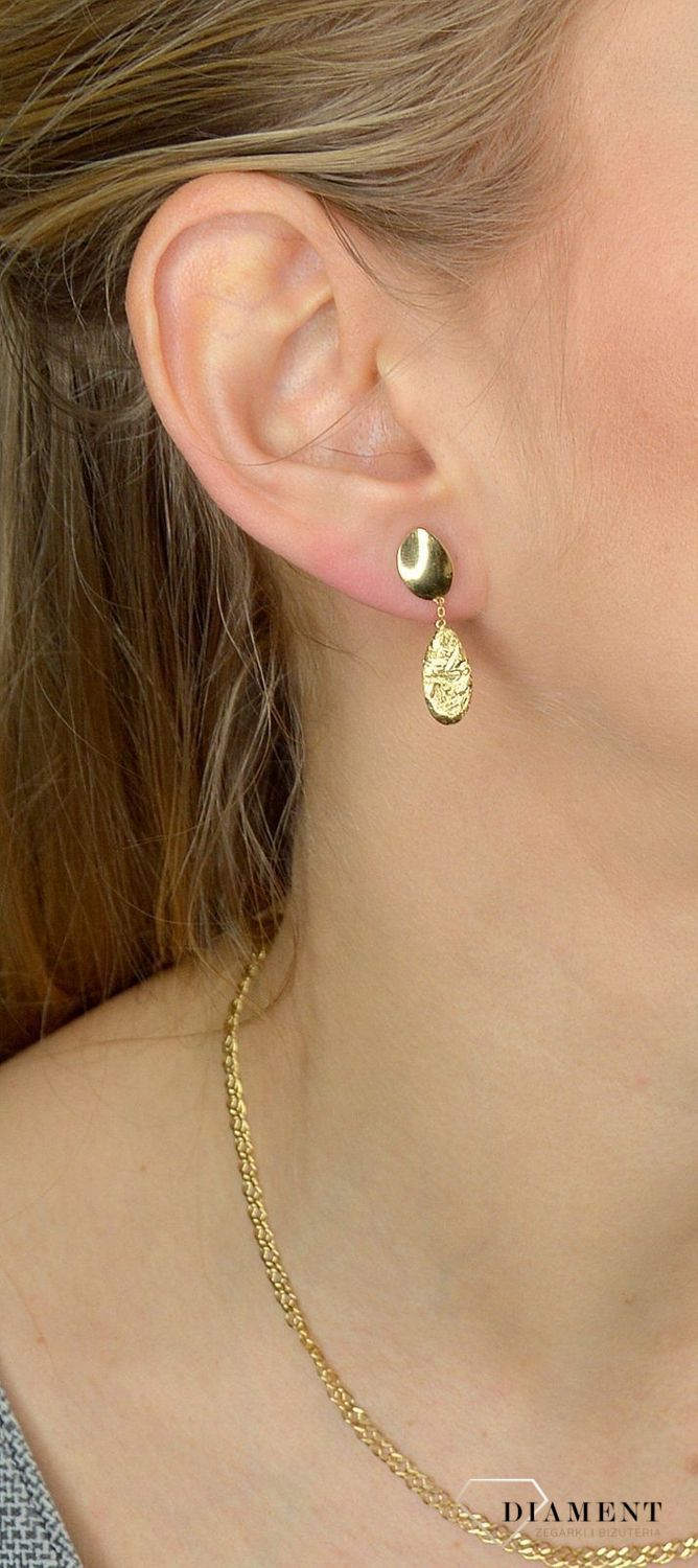 Złote kolczyki 585 wiszące łezki C OZ 55 💎 Złote kolczyki w formie wiszącej łezki, jedna z nich została wykonana z białego złota.jpg